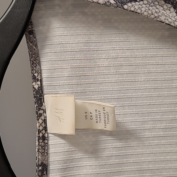 Snake Print Bodysuit - Picture 3 of 4